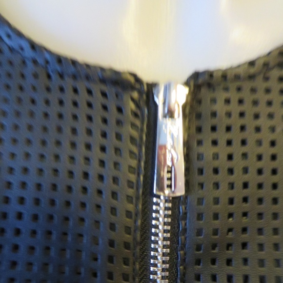 KENNETH COLE BLACK/WHITE PERFORATED JACKET M* - Picture 6 of 8